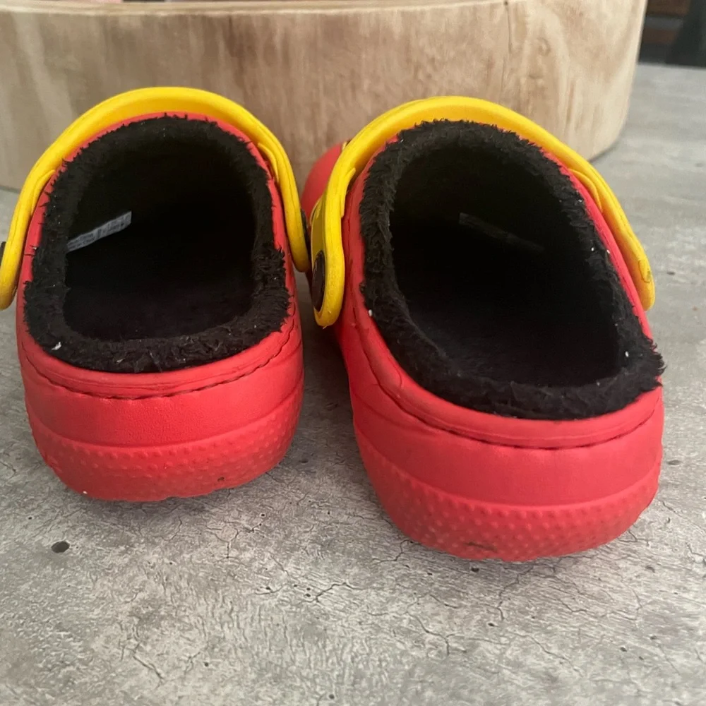 Crocs Mickey Mouse rare fleece lined baby Croc size 6
